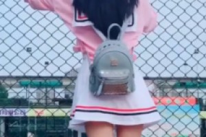 艾玛沃特森喜欢的衣服[720P]电影海报