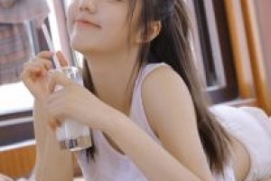 阿雅的一首歌壁什么小姐[720P]电影海报